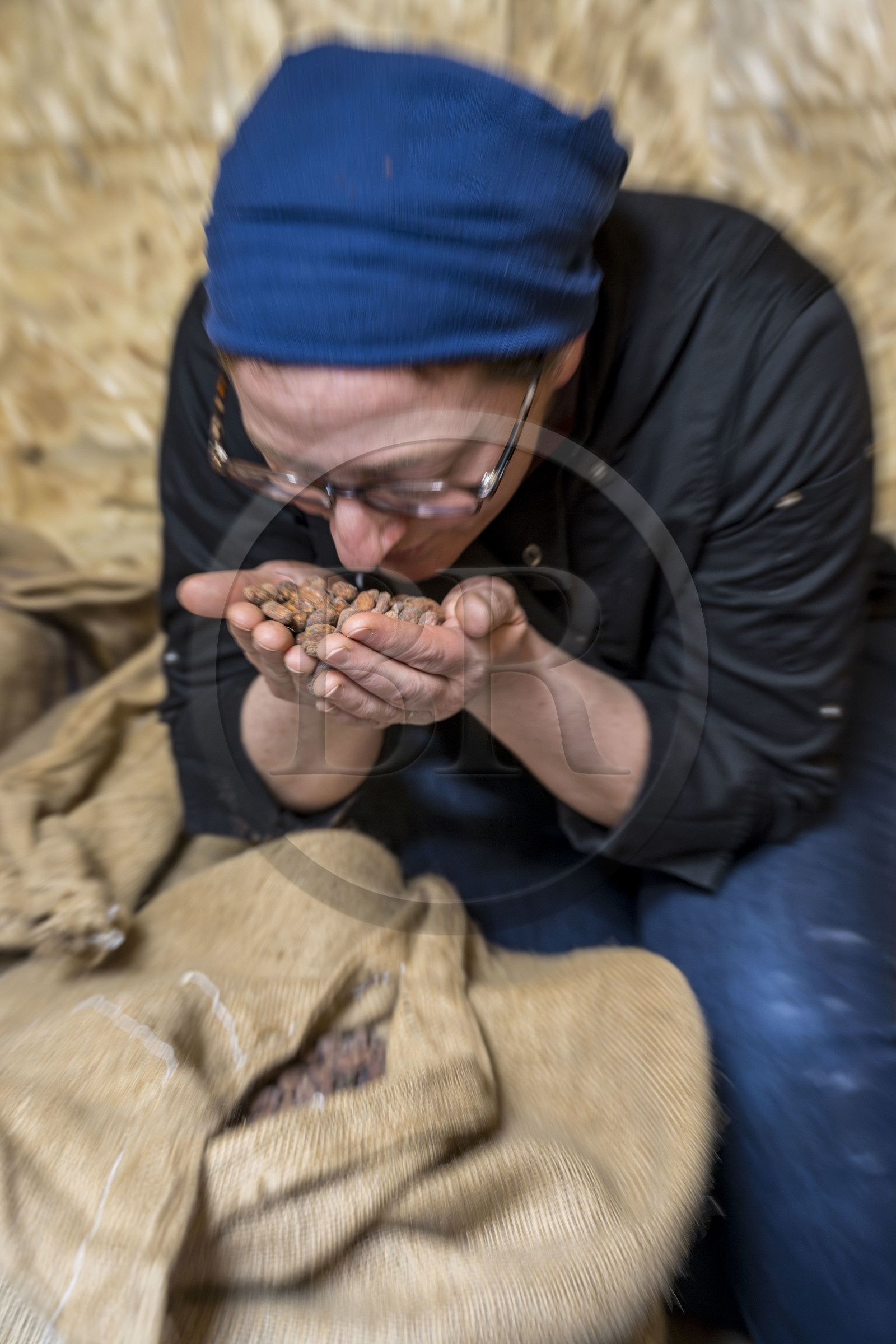 France, Vendée (85), Notre-Dame-de-Monts, Marion Aury chocolatière Bean to bar chez 20°Nord 20°Sud