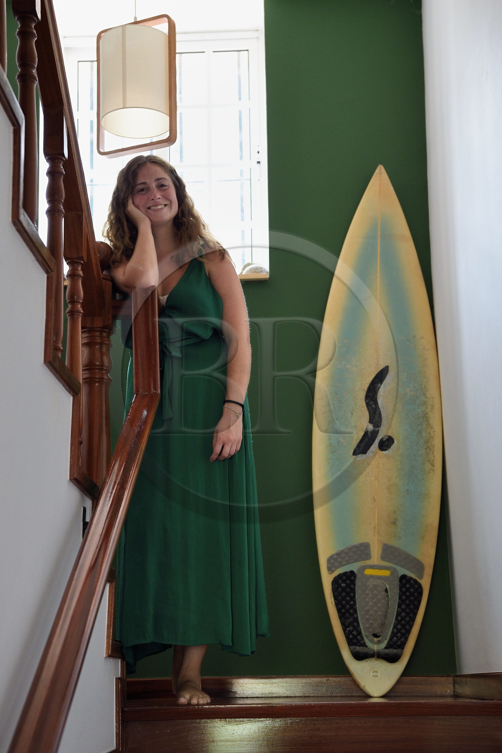 Portugal, Ile de Madère, Porto da Cruz, Joaquina Freitas qui gère le Jaca Hostel