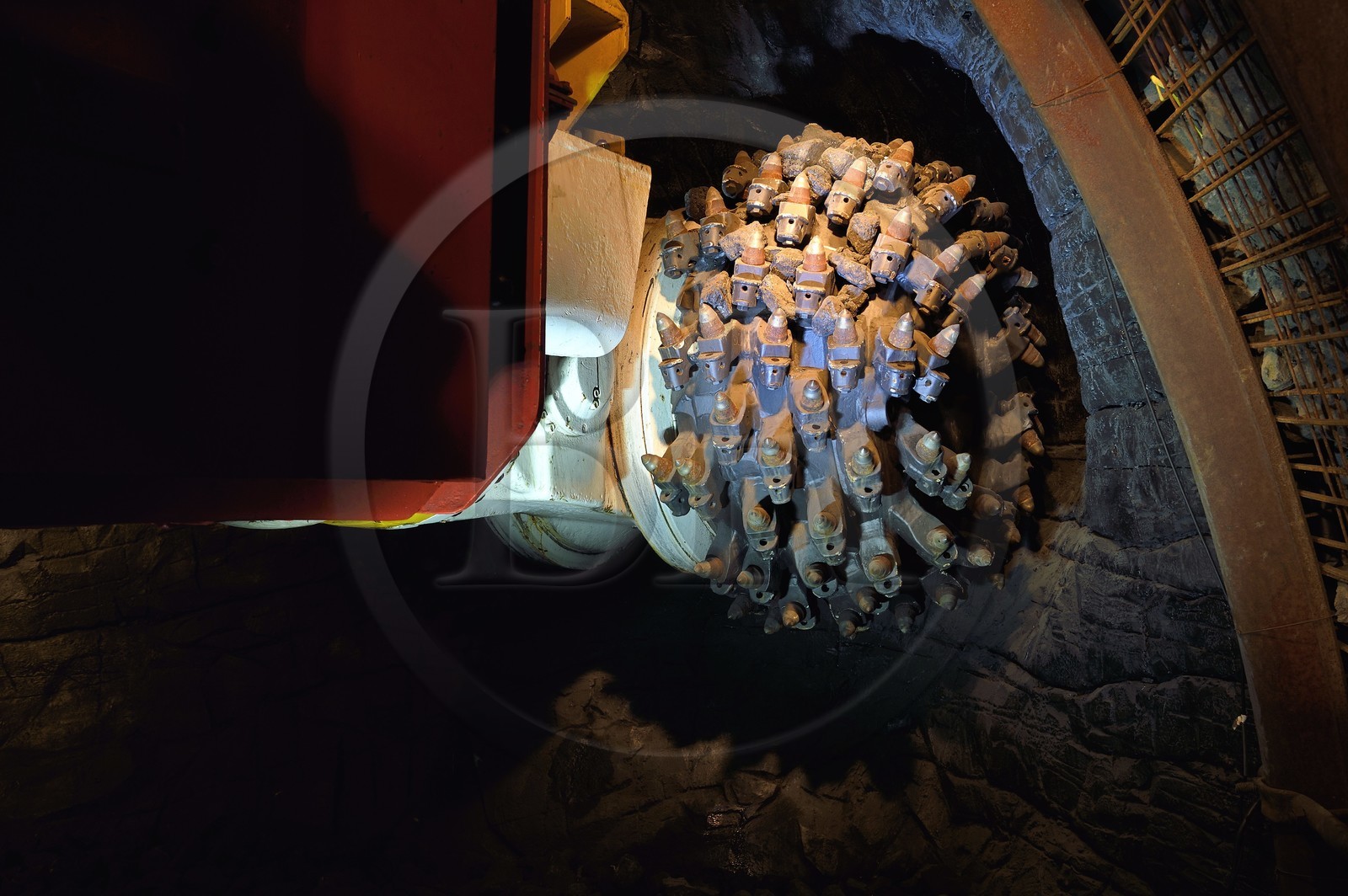 France, Moselle (57), Petite-Rosselle, le musée du carreau Wendel, reconstitution du fond de la mine, galerie de creusement au rocher, pantofore monobras utilisé pour le forage des galeries