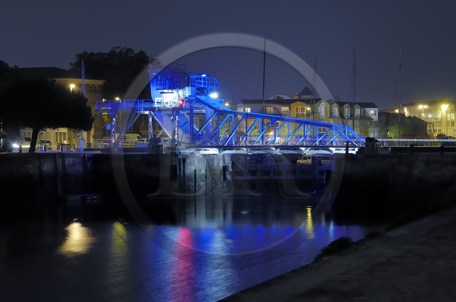France, Charente-Maritime (17), La Rochelle, le pont à bascule à l'entrée de l'ancien Bassin des Chalutiers