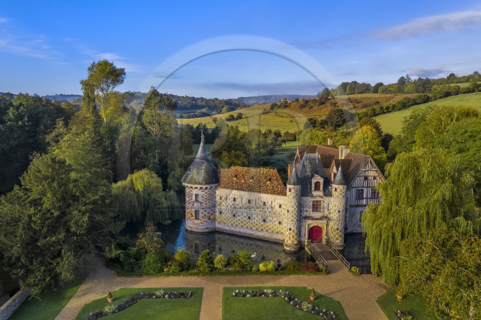 France, Calvados (14), Pays d'Auge, le chateau de Saint-Germain-de-Livet du XVe et XVIe siècle labellisé Musée de France (vue aérienne)