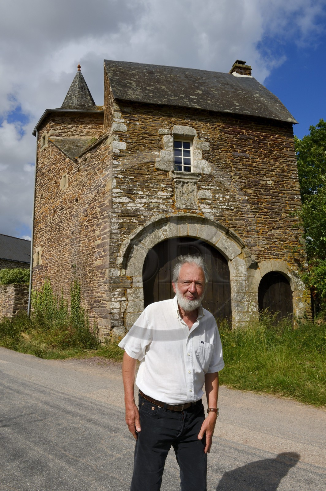 France, Morbihan (56), forêt de Brocéliande, Tréhorenteuc, Manoir de Gurwan ou manoir de Rue-Neuve, l'écrivain et conteur Jacky Ealet