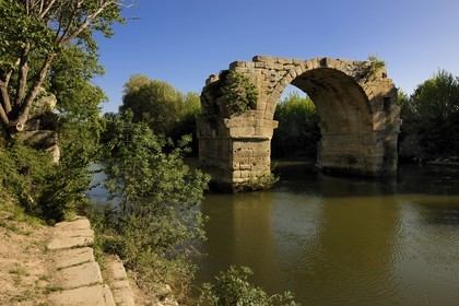 France, Herault, near Lunel, Oppidum of Ambrussum on the Via Domitia, the Pont Ambroix (Ambroix  bridge) on the river Vidourle