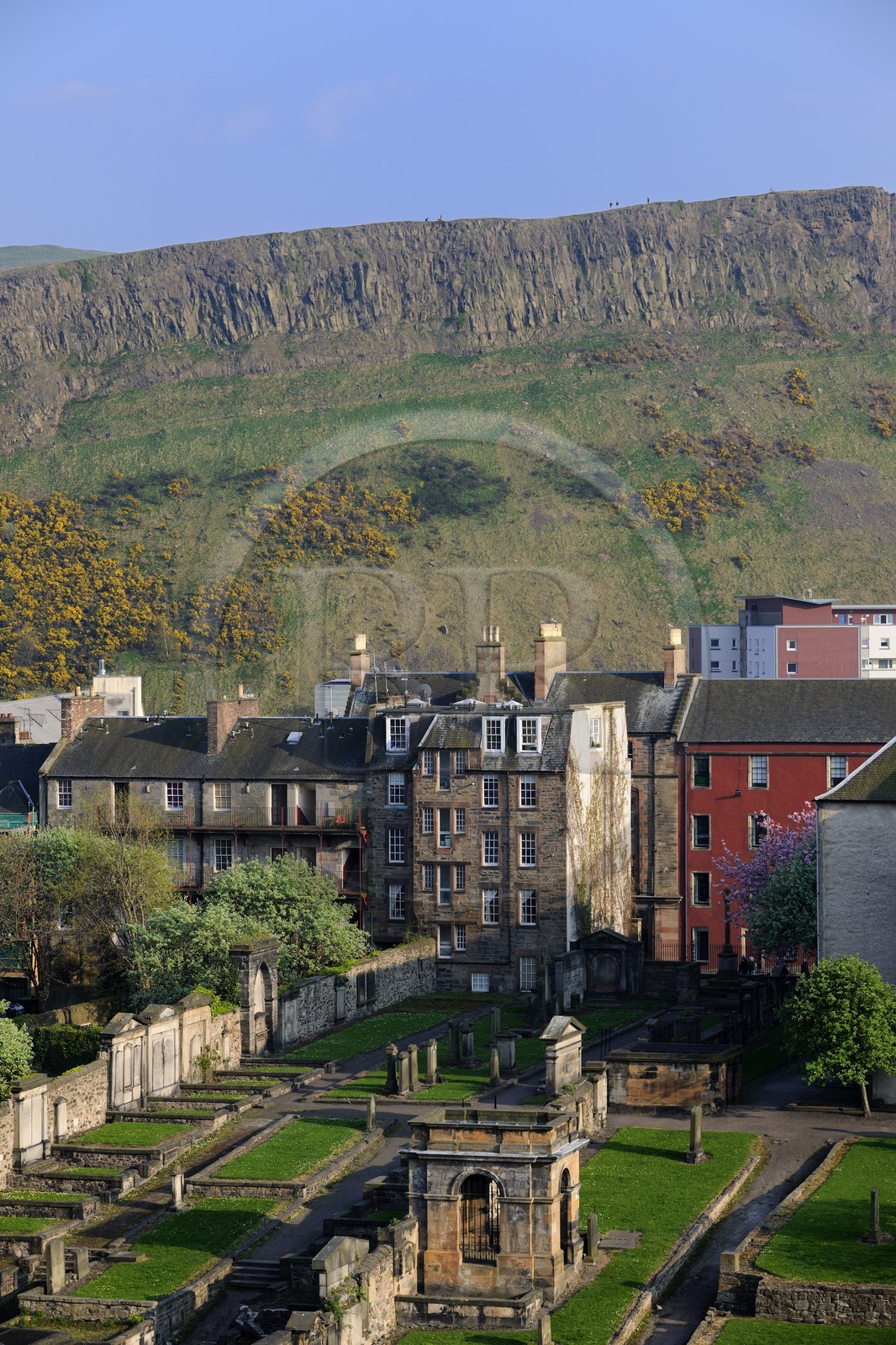 Royaume-Uni, Ecosse, Edimbourg, Holyrood Park domine la ville