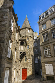 France, Ille et Vilaine, Cote d'Emeraude (Emerald Coast), Saint Malo Intramural, the courtyard La Houssaye, so-called house of Duchess Anne