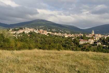 France, Loire (42), Parc Naturel Régional du Pilat, Pélussin au pied du massif du Pilat