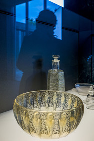 France, Bas-Rhin, Wingen-sur-Moder, Lalique museum, Parakeet cup in molded pressed opalescent glass with green patina created by René Lalique in 1931