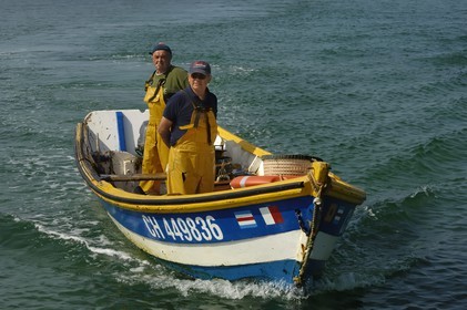France, Manche (50), archipel des îles Chausey, pêcheurs