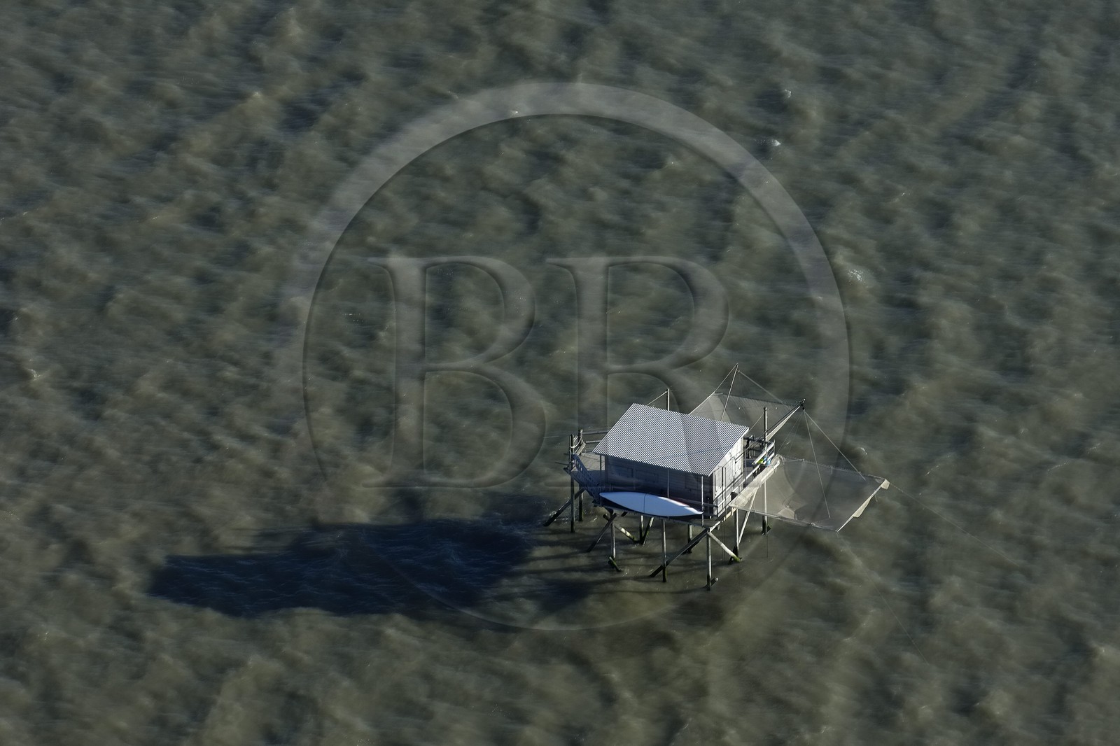 France, Charente-Maritime (17), carrelets aux abords de l'Ile Madame (vue aérienne)