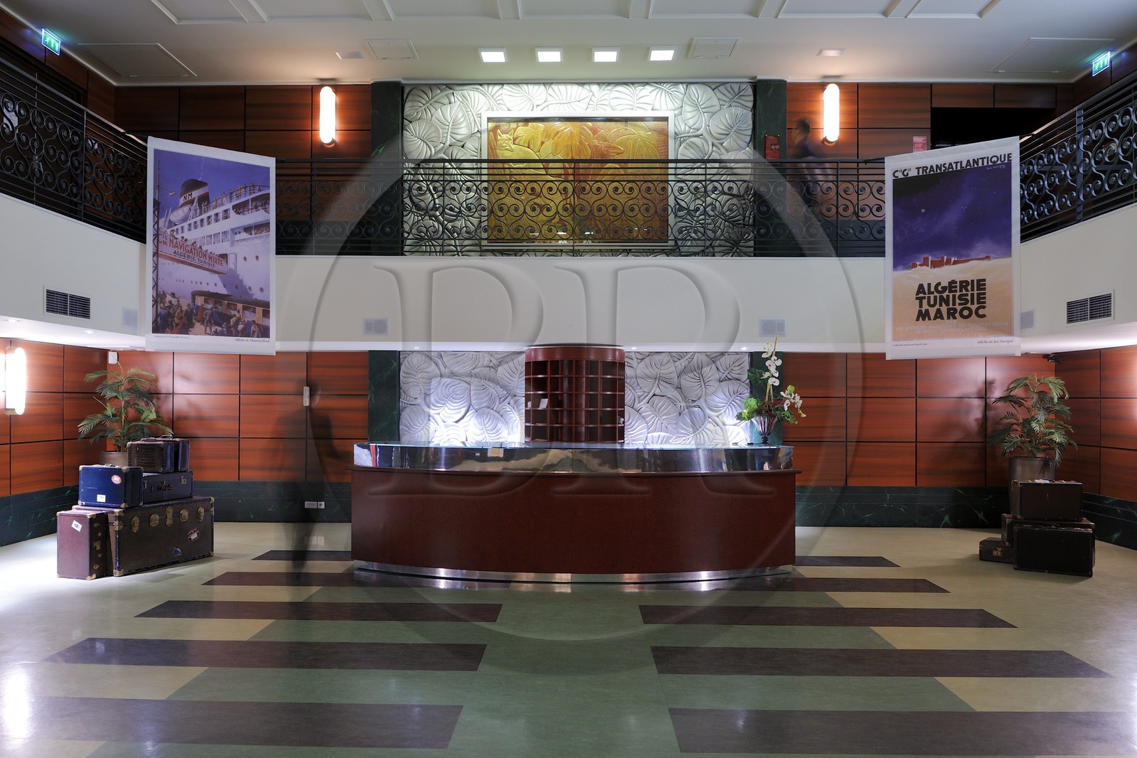 France, Loire-Atlantique (44), port de Saint-Nazaire, Escal'Atlantic dans l'ancienne base sous-marine fait revivre le monde des transatlantiques, hall d'embarquement de style Art Déco