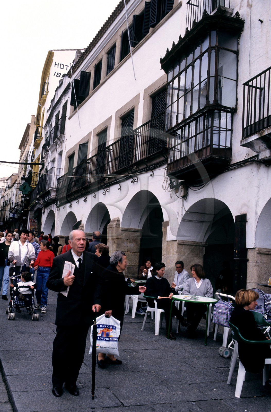 Spain, Estremadura, Caceres, house with arcades