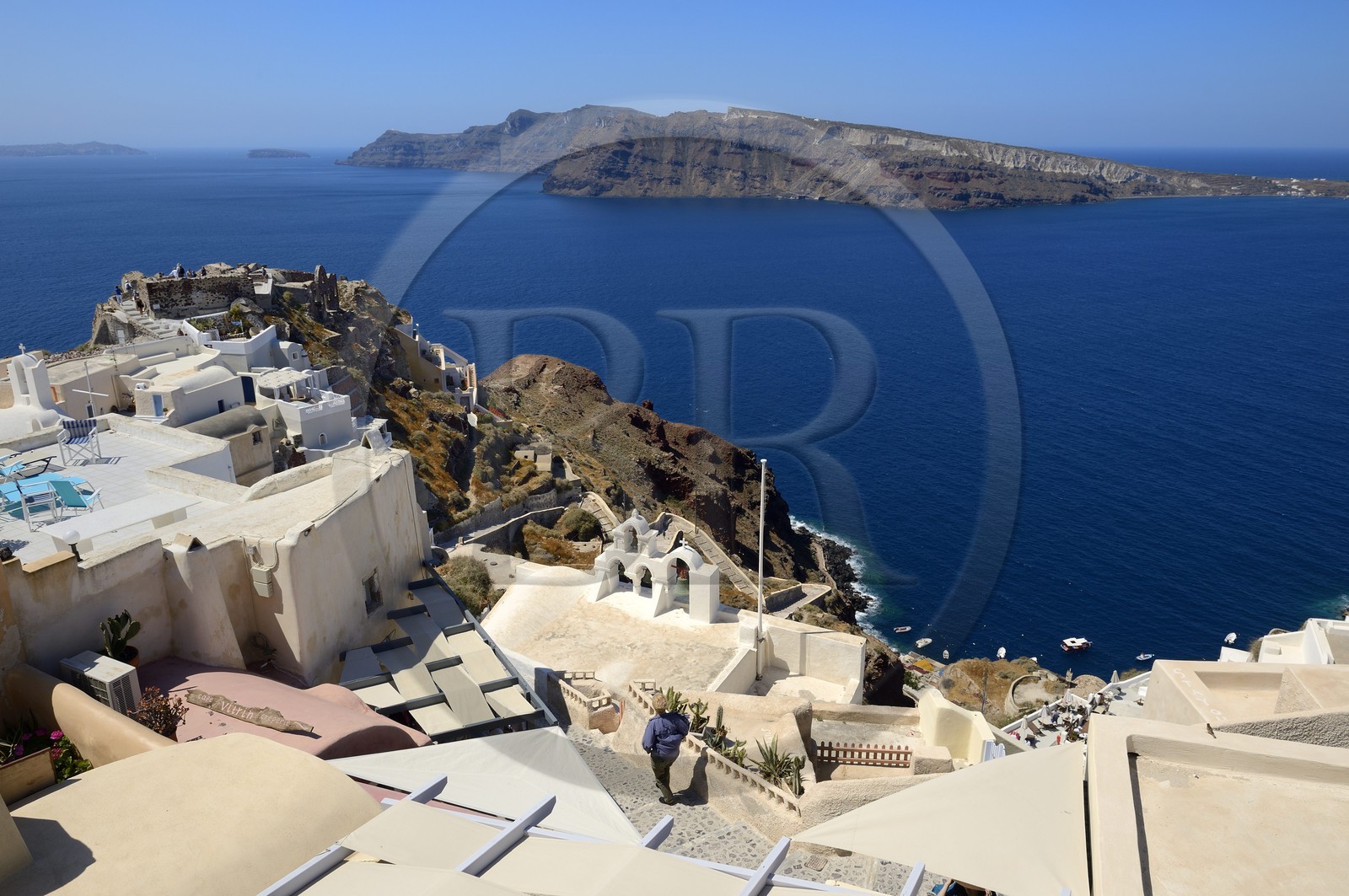 Grèce, Les Cyclades, mer Égée, île de Santorin (Thira ou Théra), le village de Oia qui surplombe la Caldera