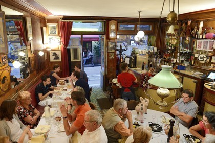 France, Rhône (69), Lyon, Restaurant bouchon lyonnais Le Garet, le héros de la Résistance Jean Moulin venait régulièrement y déjeuner