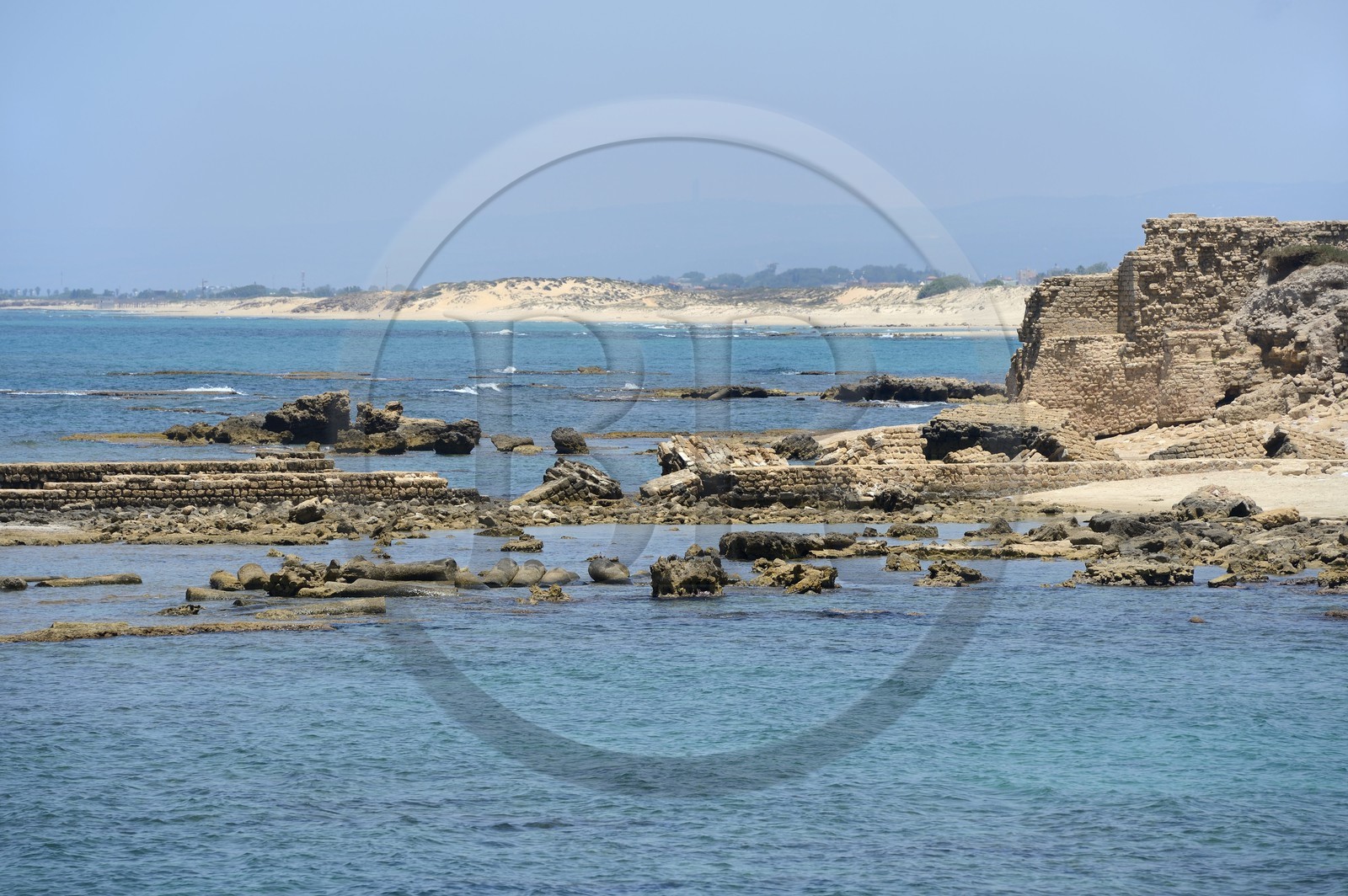Israël, district d'Haifa, Césarée (Caesarea Maritima), ruines du port de la citadelle des croisés construit sur les ruines de Césarée
