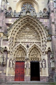 France, Haut-Rhin (68), Thann, la collégiale Saint-Thiebaut, le portail principal
