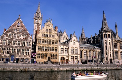 Belgique, Flandre orientale, Gand (Gent), le quai aux Herbes (graslei)