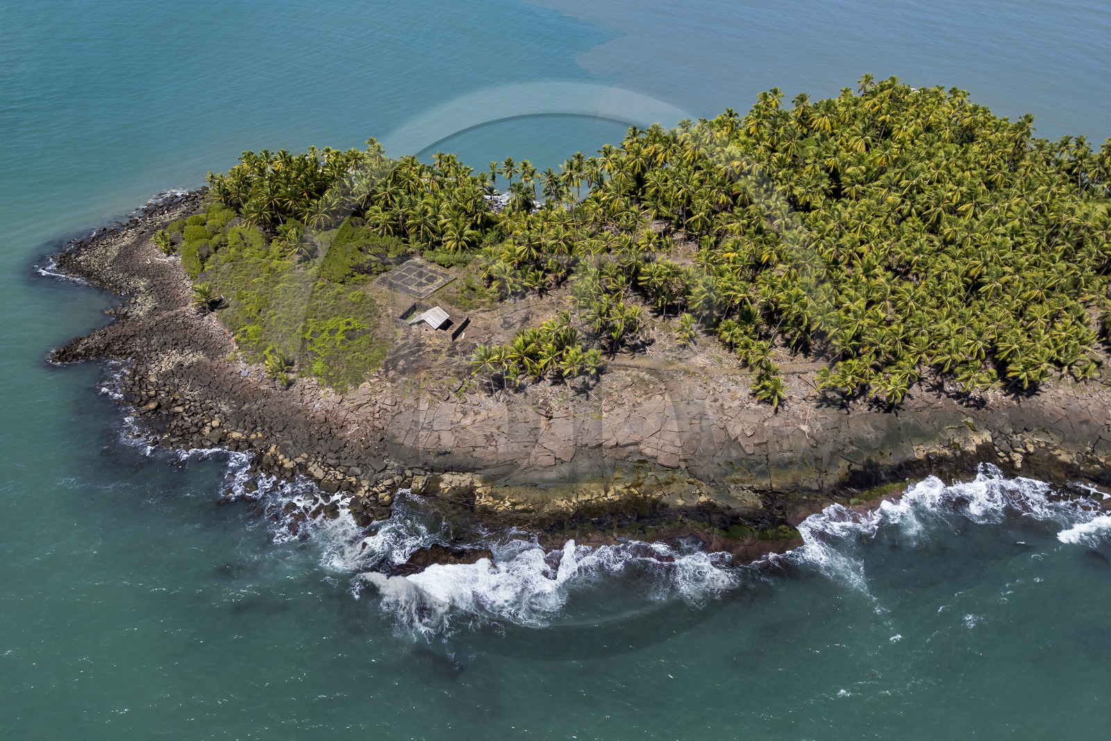 France, Guyane, Kourou, Iles du Salut, l'Ile du Diable, la case a servi de bagne à Alfred Dreyfus du 13 avril 1895 au 9 juin 1899 (vue aérienne)