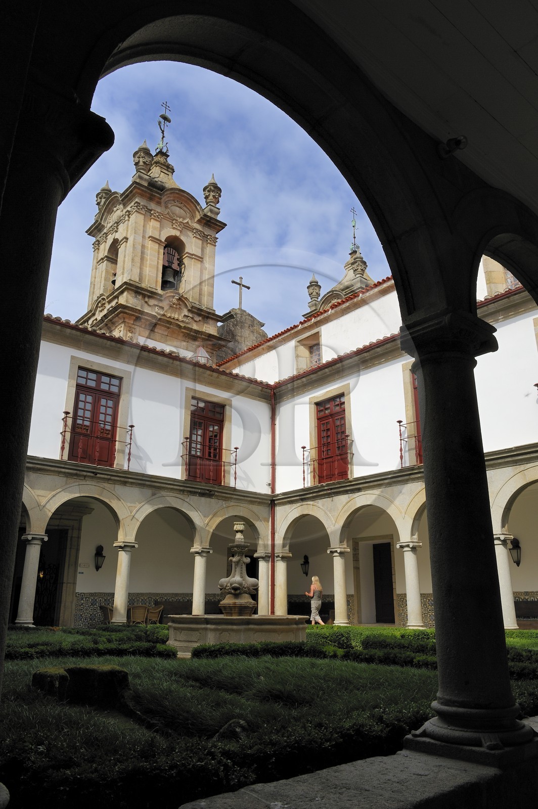 Portugal, région du Minho, Guimaraes, Pousada de Santa Marinha da Costa, l'ancien cloitre