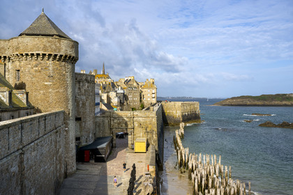 France, Ille et Vilaine, Cote d'Emeraude (Emerald Coast), Saint Malo, the northern ramparts of the walled city