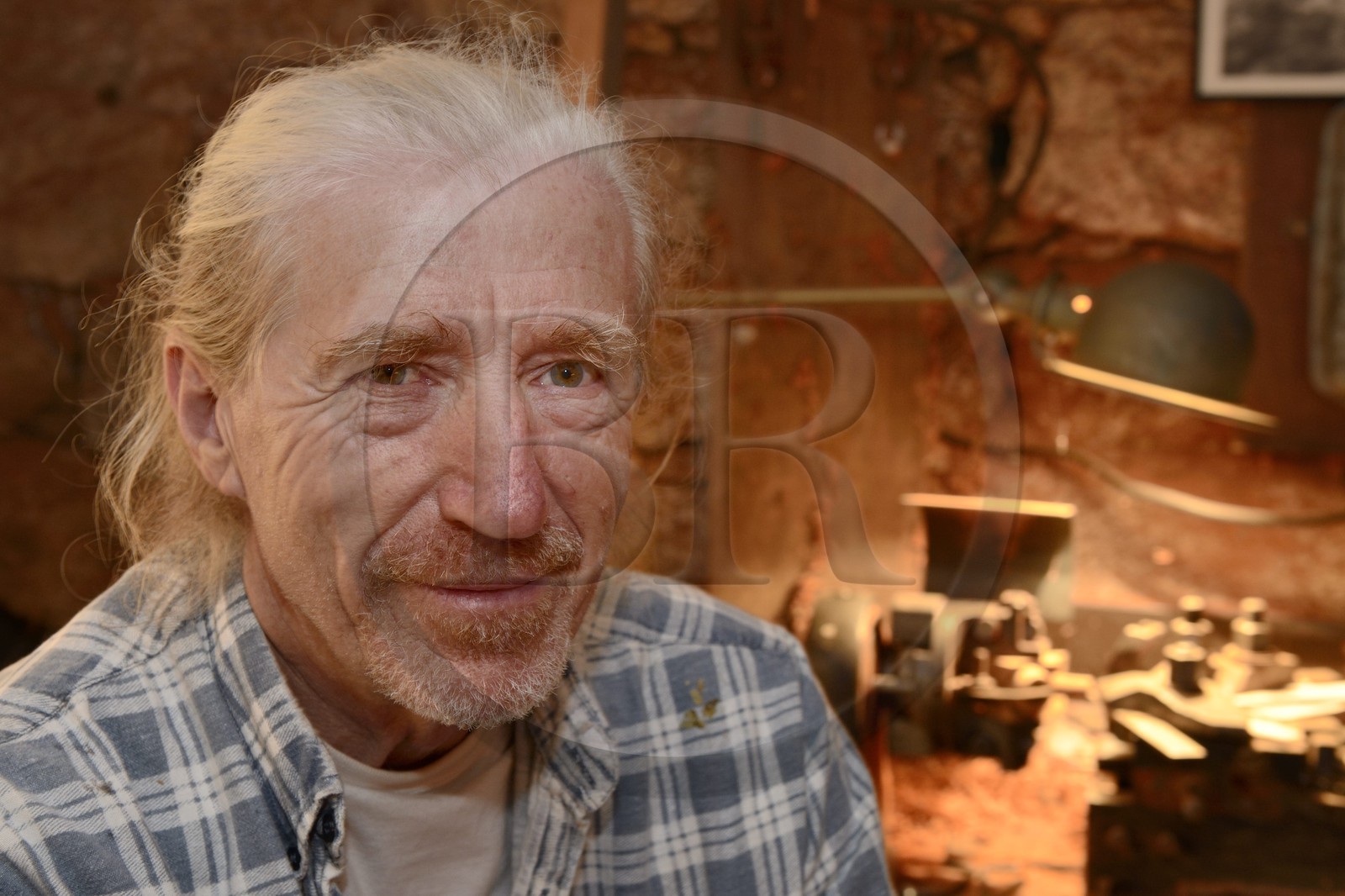France, Corse du Sud, Sartene region, Fozzano, Jeff Nicolier in his pipemaker workshop