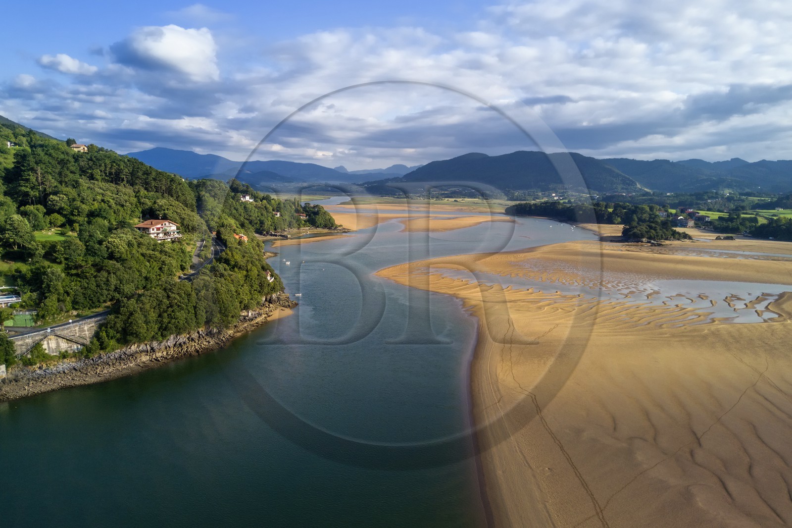 Spain, Basque Country, Biscay Province, Gernika-Lumo region, Urdaibai estuary Biosphere Reserve, estuary of the Oka River at low tide south of Mundaka (aerial view)