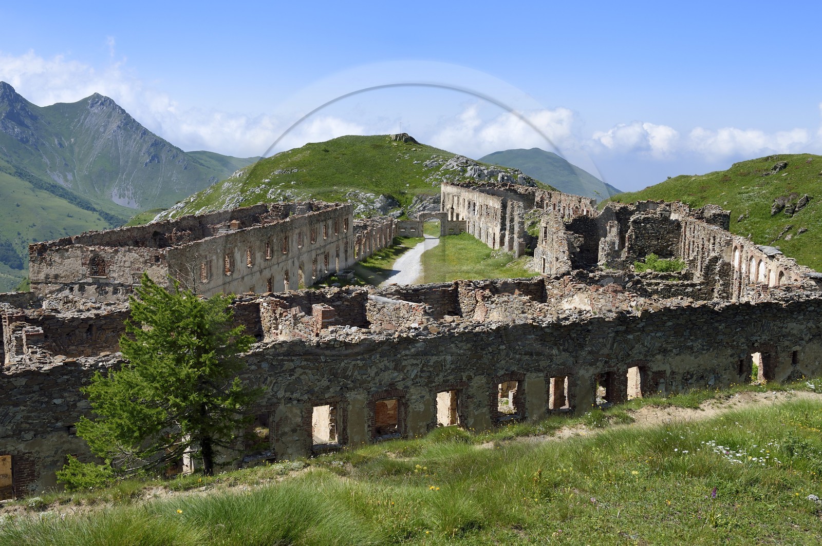 France, Alpes-Maritimes (06), le casernement du Fort Central au Col de Tende (1871m), fortifications construites par les Italiens en 1881