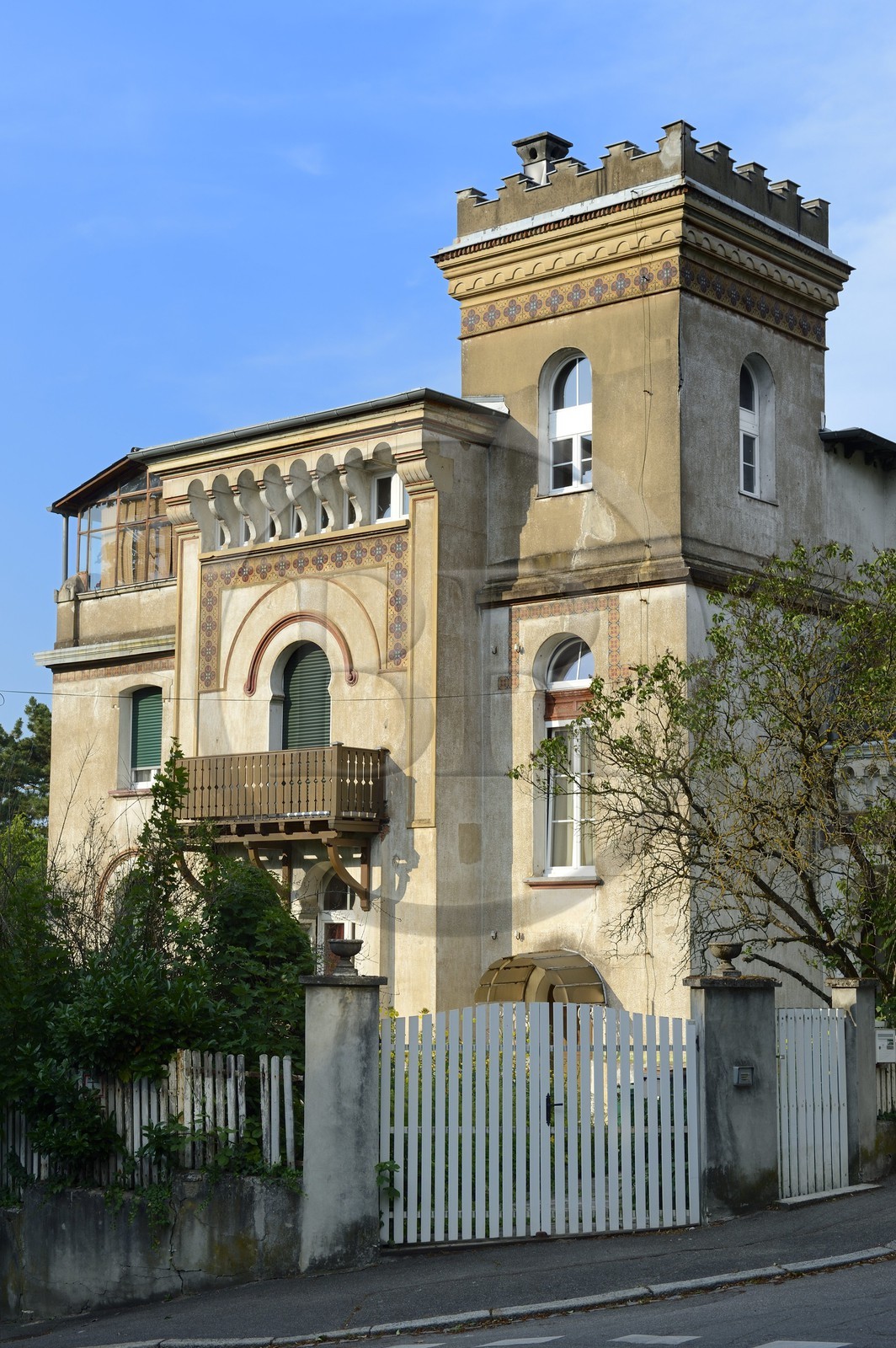 France, Haut-Rhin (68), Mulhouse, quartier du Rebberg, Villa de type mauresque à l’angle des rues du Moenchsberg et du Ventron
