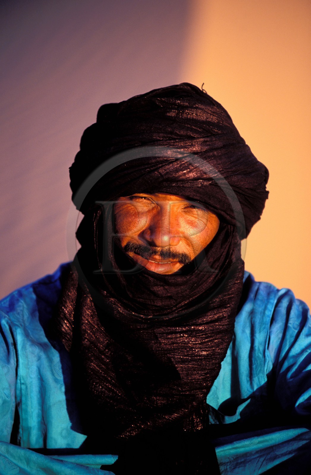 Libya, region of the desert, the Fezzan (Sahara), Tuareg in the dunes of the Erg of Murzuq