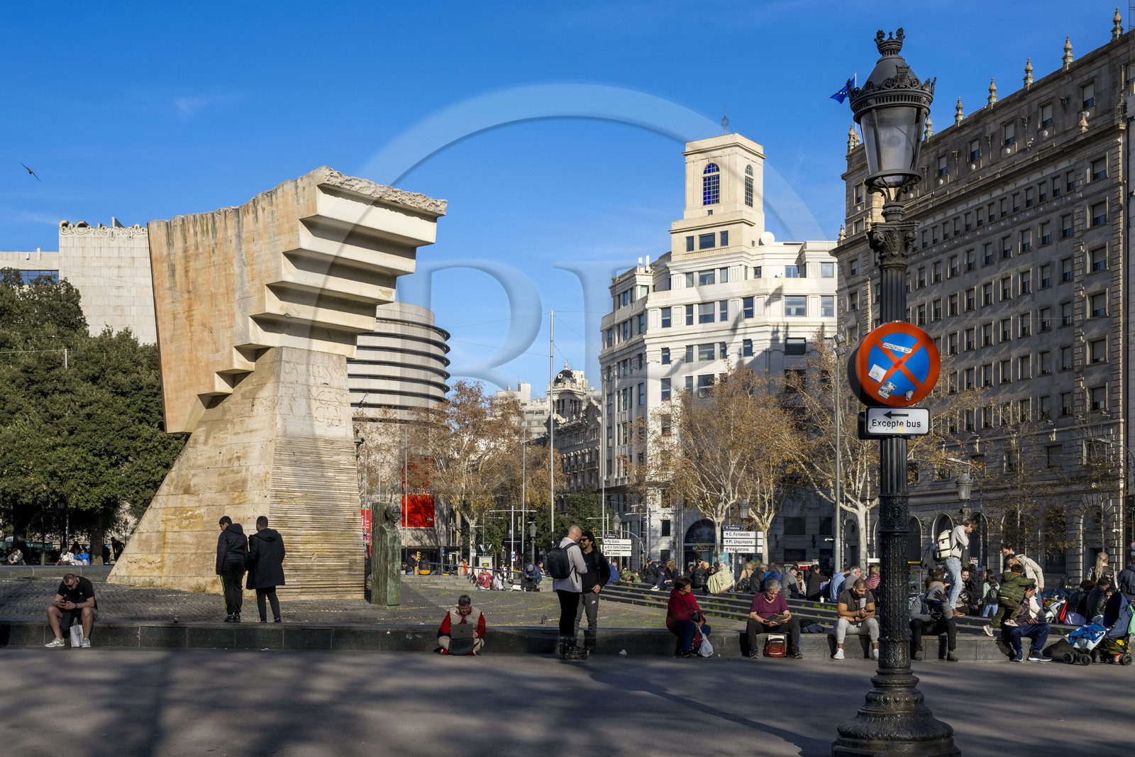 Espagne, Catalogne, Barcelone, quartier de l'Eixample, la place de Catalogne (placa de Catalunya)