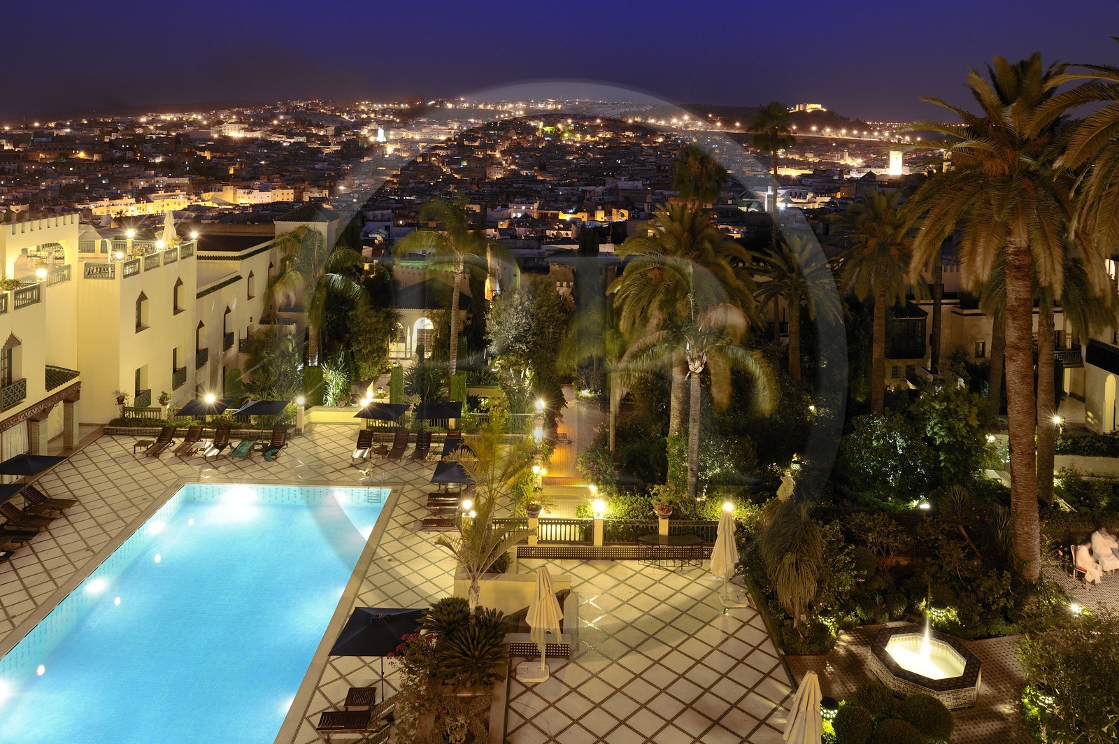 Maroc, Moyen Atlas, Fès, ville impériale, hôtel Sofitel Palais Jamai dominant la medina