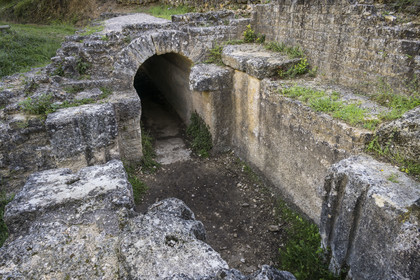 France, Gard, Uzès, remains of the aqueduct over 52 km long which brought water from the Fontaine d'Eure at the foot of Uzès to Nimes, regulation basin of the Roman aqueduct in the Eure valley