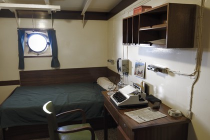 France, Charente-Maritime (17), La Rochelle, le bassin des grands yachts, Musée Maritime, la frégate météorologique France I, le pont des officiers, une cabine