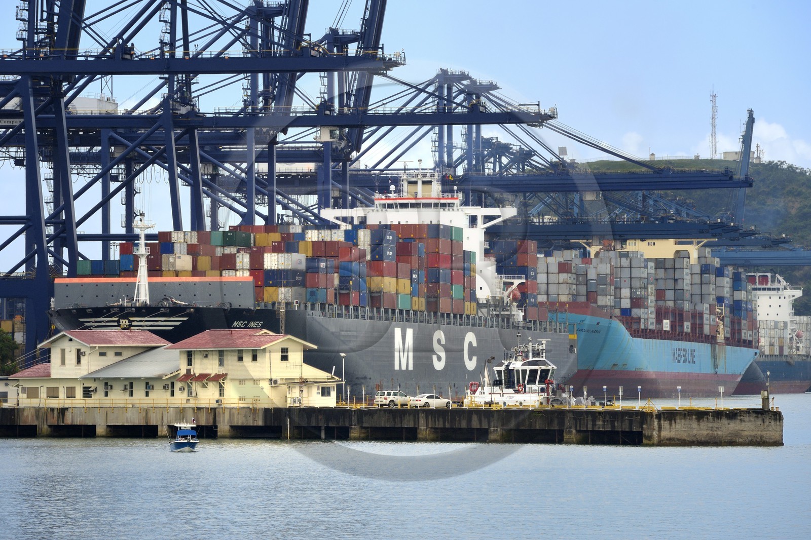 Panama, Panama City, Balboa est le port sur le côté Pacifique du canal de Panama acceuillant les cargos de taille Panamax