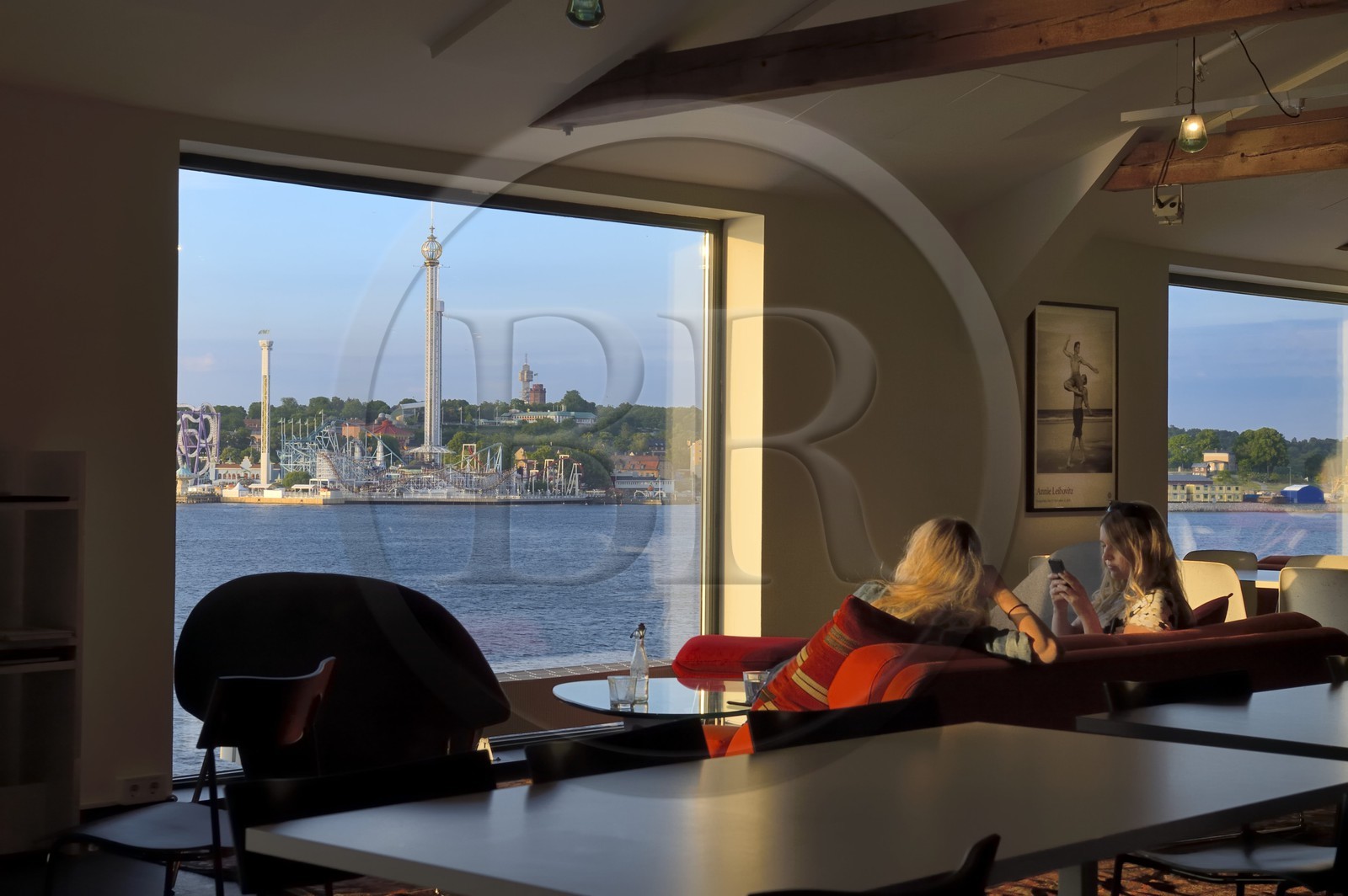 Suède, Stockholm, île de Södermalm, le Musée de la photographie Fotografiska, le bar au dernier étage offre l'une des plus belles vues sur la ville