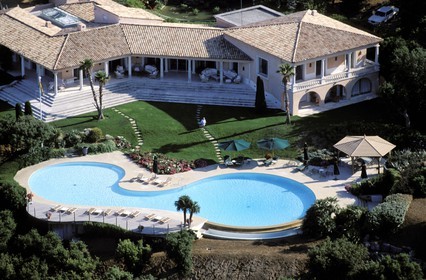 France, Var (83), Saint-Tropez, luxueuses villas de Ramatuelle, celle de L'écossais John Reid (vue aérienne)