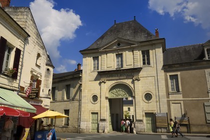 France, Maine et Loire (49), Vallée de la Loire classée Patrimoine Mondial de l' UNESCO, Fontevraud-l'Abbaye, entrée de l'abbaye de Fontevraud