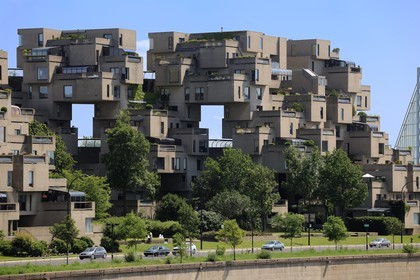 Canada, province de Québec, Montréal, immeuble en préfabriqué Habitat 67 créé pour l'Exposition universelle de 1967 par l'architecte Moshe Safdie
