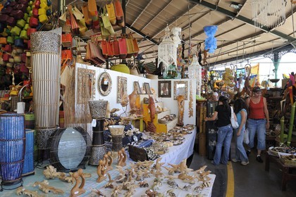 France, île de la Réunion, ville de Saint-Pierre, le marché couvert artisanal