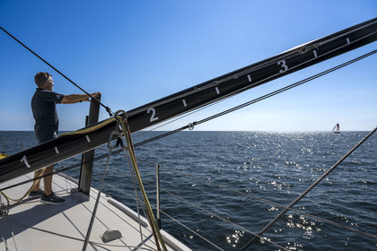 France, Vendée (85), Les-Sables-d'Olonne, le skipper Manuel Cousin en entrainement sur son voilier monocoque de 60 pieds IMOCA Coup de Pouce