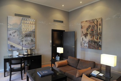 France, Paris (75), l'hôtel du Louvre, la suite Pissarro, copie de la toile  Avenue de l'Opera, Place du Theatre Francais qu'il à peinte depuis cette chambre