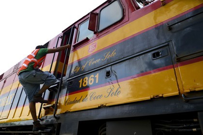 Panama, Panama Canal Railway au départ de Panama City, ligne de train historique qui relie la ville de Panama et Colon en longeant le canal de Panama et traversant l'isthme