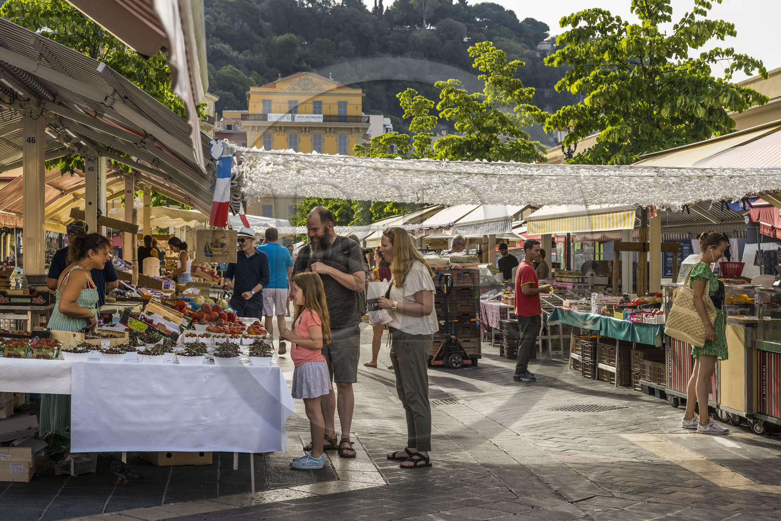 France, Alpes-Maritimes (06), Nice classée Patrimoine Mondial de l'UNESCO, le Vieux Nice, le marché du cours Saleya