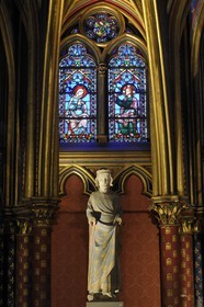 France, Paris (75), ile de la Cité, la Sainte Chapelle, statue de Saint-Louis dans la Chapelle Basse