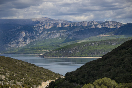 France, Var (83) et Alpes-de-Haute-Provence (04), Parc Naturel Régional du Verdon, lac de Sainte Croix, Les Salles-sur-Verdon