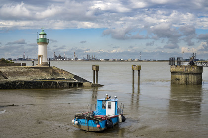 France, Loire Atlantique, Paimboeuf, Paimboeuf lighthouse located more than 10 km from the coast, the only French lighthouse built this far inland and the only one on the Loire estuary