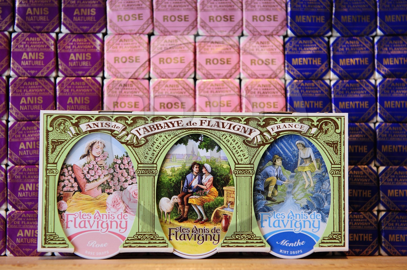 France, Côte d'Or (21), Flavigny-sur-Ozerain, la fabrique des Anis de Flavigny dans l'ancienne abbaye bénédictine