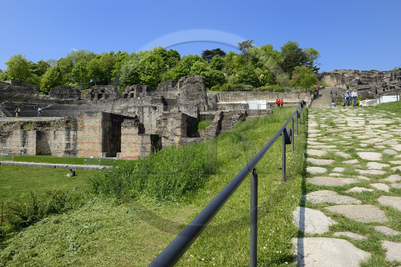 France, Rhône (69), Lyon, site historique classé Patrimoine Mondial de l'UNESCO, colline de Fourvière, théâtre romain, la voie romaine et l'Odéon