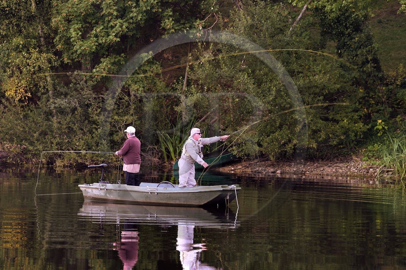 France, Haute-Loire (43), Parc naturel régional Livradois-Forez, Sembadel, le lac de Malaguet, pêche à la mouche