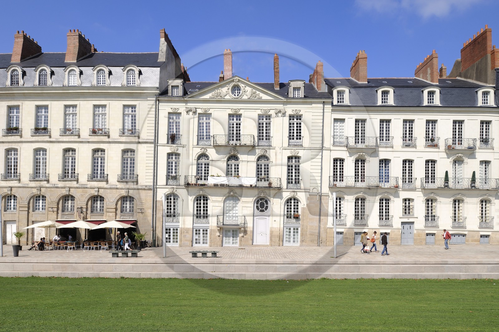 France, Loire-Atlantique (44), Nantes, maison d'armateur quai Turenne sur l'ancienne Ile Feydeau qui penche terriblement témoignant de la difficulté de construction sur le terrain marécageux