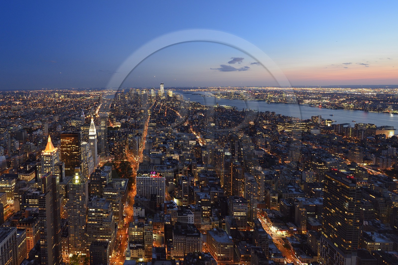 Etats-Unis, New York, Manhattan, vue depuis l'Empire State Building sur la partie sud de Manhattan, le One World Trade Center (1WTC) et la Hudson River